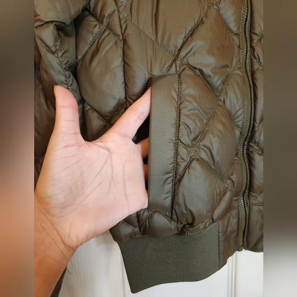 TNA - League Jacket - Picture 3 of 7